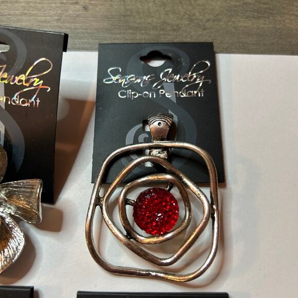 Clip-On Large Pendants lot of 4 new on Card  #C300 necklaces jewelry making - Picture 3 of 6